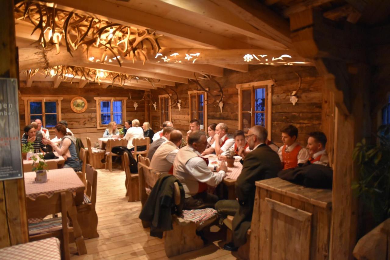 Gasthof Zacherlbraeu Fusch an der Glocknerstraße Екстериор снимка
