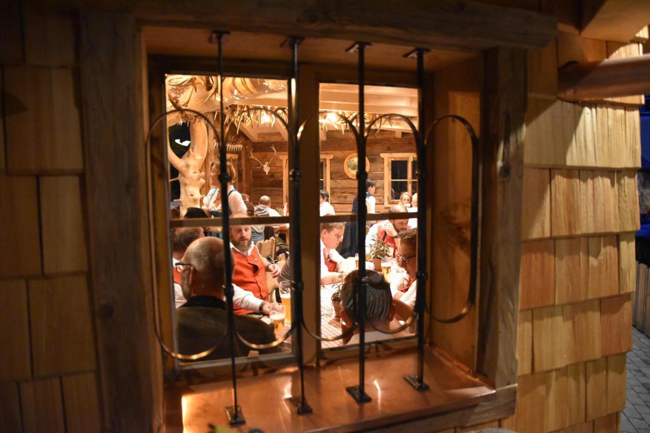 Gasthof Zacherlbraeu Fusch an der Glocknerstraße Екстериор снимка