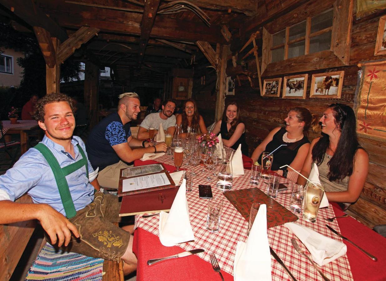 Gasthof Zacherlbraeu Fusch an der Glocknerstraße Екстериор снимка