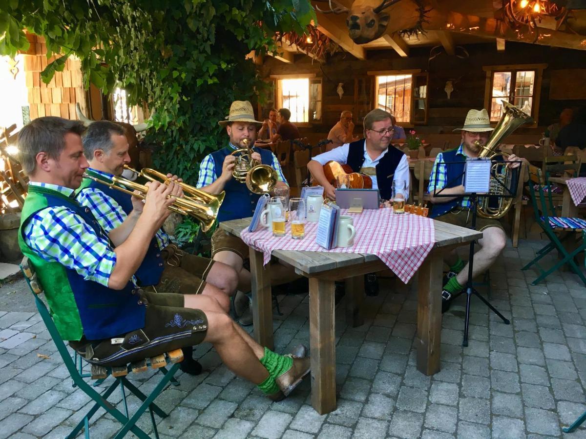 Gasthof Zacherlbraeu Fusch an der Glocknerstraße Екстериор снимка