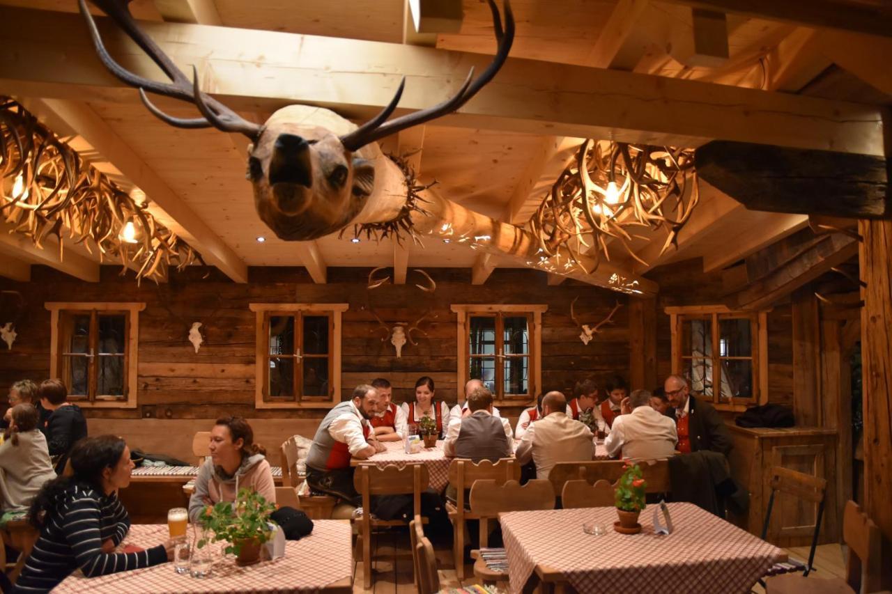Gasthof Zacherlbraeu Fusch an der Glocknerstraße Екстериор снимка